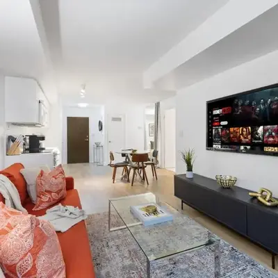 Modern & Stylish Comfort in the Heart of Toronto