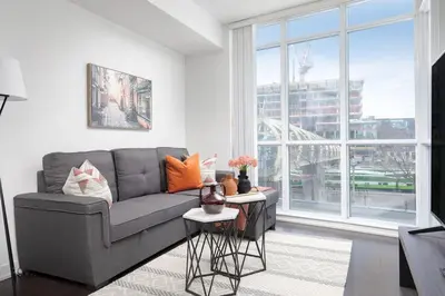 Gallery image of Downtown Escape Stylish Condo with City Views in Toronto