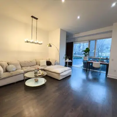 Luxury 2-Story loft in downtown