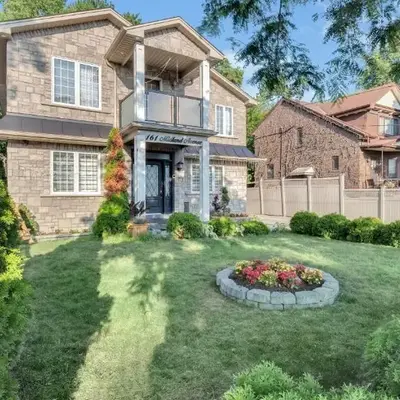 Cozy Luxurious Villa in Toronto