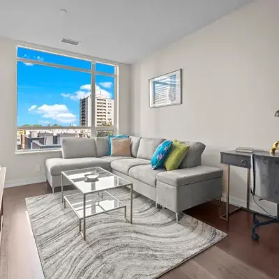 luminous 2-Bedroom Apartment with Balcony