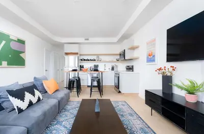 Gallery image of Urban 2BDRM Steps to College and Bathurst! in Toronto