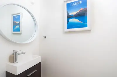 Gallery image of Urban 2BDRM Steps to College and Bathurst! in Toronto
