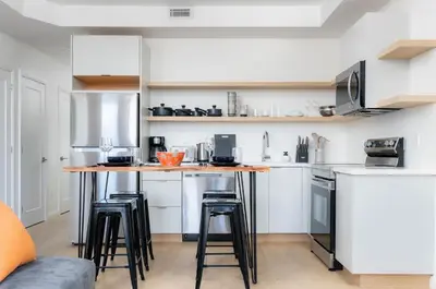 Gallery image of Urban 2BDRM Steps to College and Bathurst! in Toronto