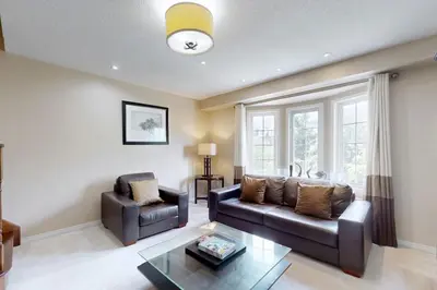 Gallery image of Spacious 4-Story Townhome in North York in Toronto