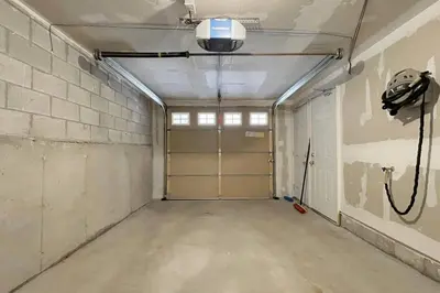 Gallery image of Spacious 4-Story Townhome in North York in Toronto