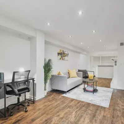 Chic and Bright 1BR Apt with Free Wifi and Parking