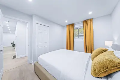 Gallery image of Charming 3-Bed House with Hot Tub close to Downtown in Barrie