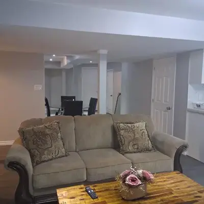 Beautiful&Spacious 2 Bedroom Basement Family Suite