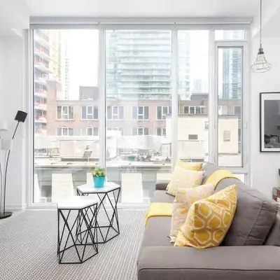 Chic 1BR King Suite TOs Entertainment District