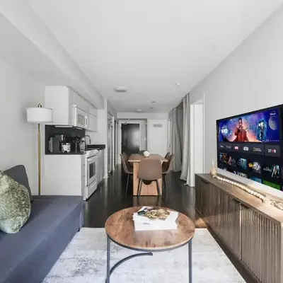 Trendy 1BR Condo Free Parking Downtown Toronto