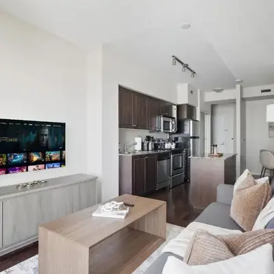Modern Lakeside 1BR Condo in Downtown Toronto