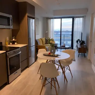 New Condo With Large Balcony - The Queensway Retreat