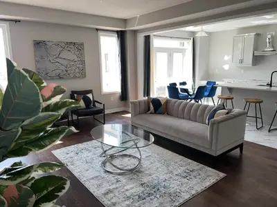 Gallery image of 4 bedroom Pickering home in Pickering