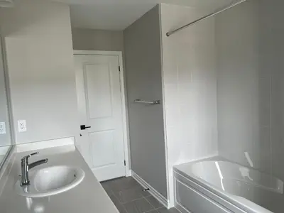 Gallery image of 4 bedroom Pickering home in Pickering