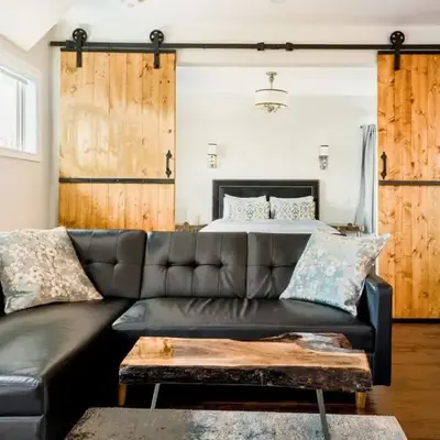 Stylishly Remodeled Queen Victoria Loft