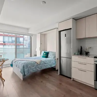 Modern Studio Condo Yonge Street Downtown Toronto