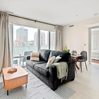 Panoramic 2 Bedroom plus Den Condo Yonge Street Downtown Toronto