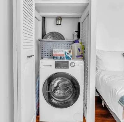 Gallery image of One of a Kind Stay Container Tiny Home by Falls in Niagara Falls