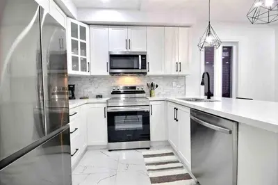 Gallery image of Modern Bright Home by Tim Hortons Field Xbox in Hamilton