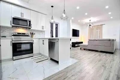 Gallery image of Modern Bright Home by Tim Hortons Field Xbox in Hamilton