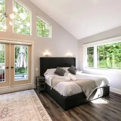 Luxury 4BR Stay with Swim Spa