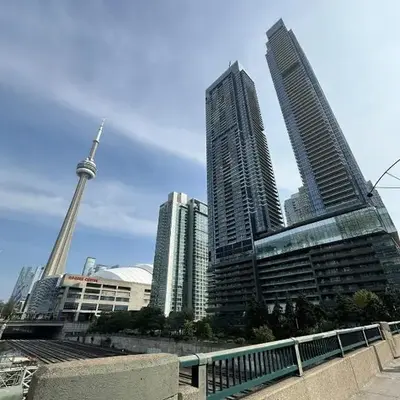 Entire Luxe Condo in Downtown Toronto