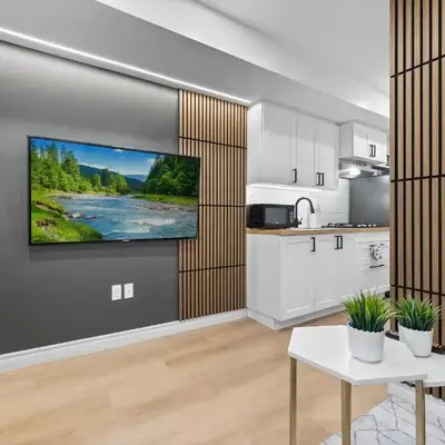 High Park Grove Modern 1B1B