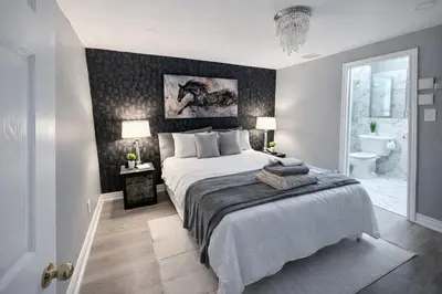Gallery image of Stunning-Luxury-Cozy Private Suite In Ajax in Ajax