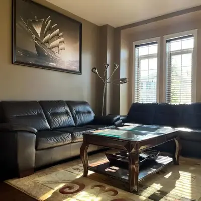 3300 SqFt - Modern and Comfort - 3 BDRM Getaway - Relax - Unwind - Explore - Near Toronto Pearson Airport & Toronto Downtown