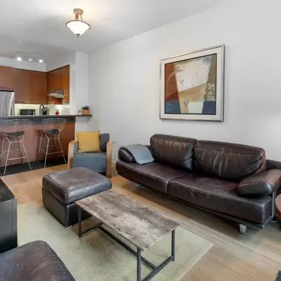 Luxury 1-Bedroom Condo in Yorkville