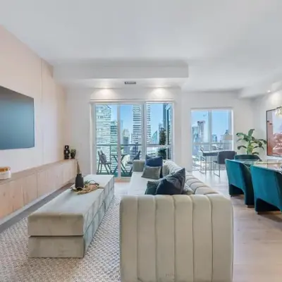 Rosewood Skyline Penthouse - CN Tower Views