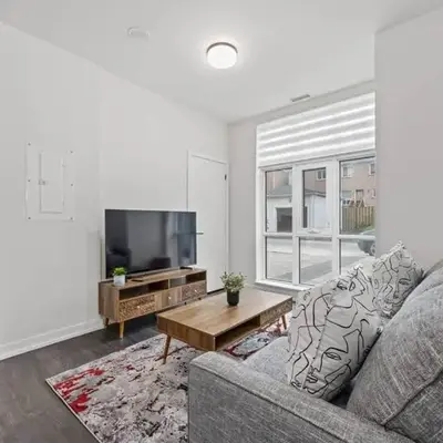 Chic 2-Bedroom Apartment with Parking
