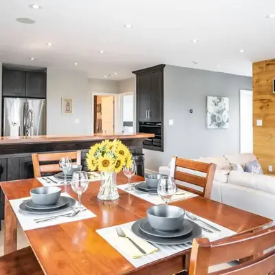Vineyard 2 Bed Farm Home | Mins to Town & Wineries