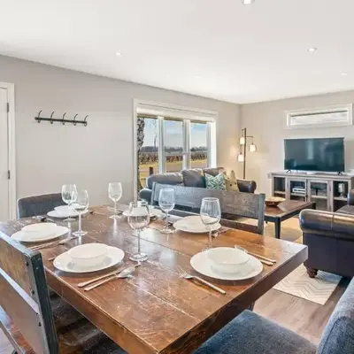 Single Level Vineyard Home | 6 PPL | Pet Friendly