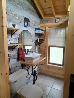 Gallery image of res Lakefront Chalet is a perfect place to retreat in Ennismore