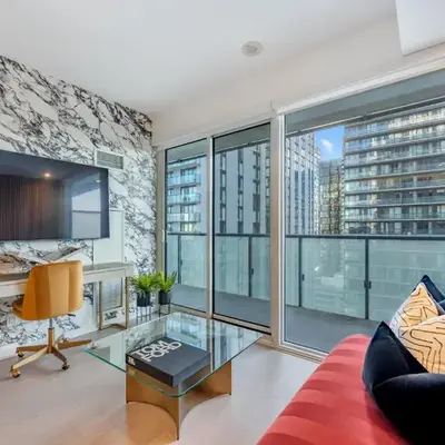 Mövenpick Suites - Toronto Entertainment District