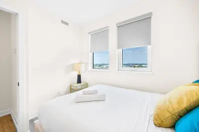 Gallery image of Exquisite 3BR with Den & Complimentary Parking in Toronto