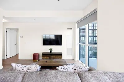 Gallery image of Exquisite 3BR with Den & Complimentary Parking in Toronto