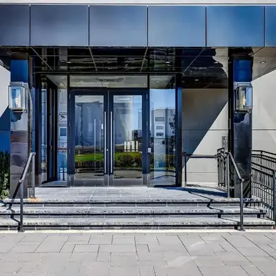 Dream Suites Near YYZ Airport