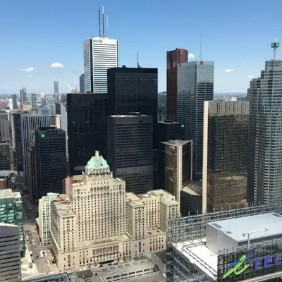 60th Floor Luxury SkySuite 3BD Lake & City Views