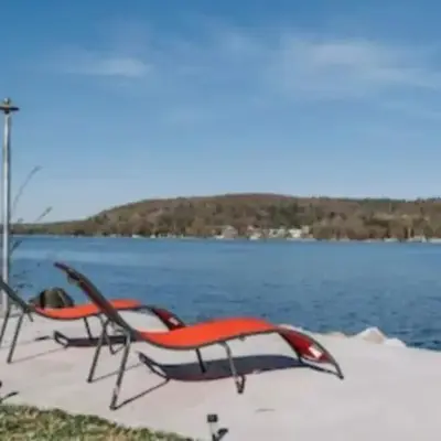 Riverview Cottage Escape