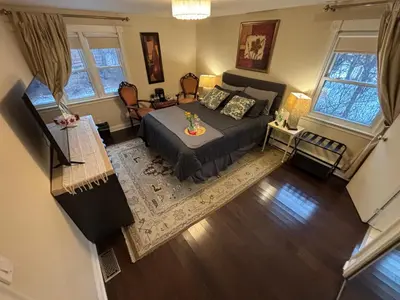an overhead view of a bedroom with a bed and a table at Vintage Pines Guest House in Niagara on the Lake