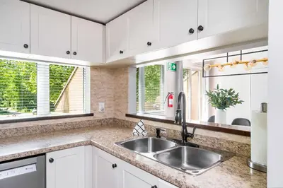 Gallery image of Evergreen Lodge - Walk to the Village - Sauna in Blue Mountains