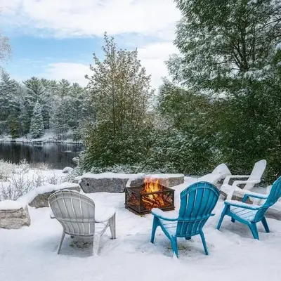 Lakefront Muskoka Cottage with Fire Pit and BBQ