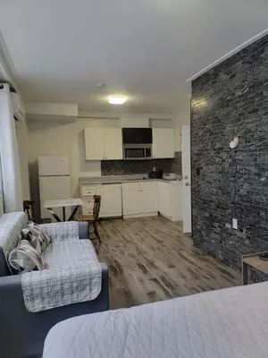 Gallery image of Fully furnished bachelor basement suite in Toronto in Toronto