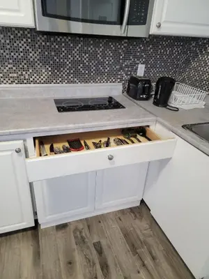 Gallery image of Fully furnished bachelor basement suite in Toronto in Toronto