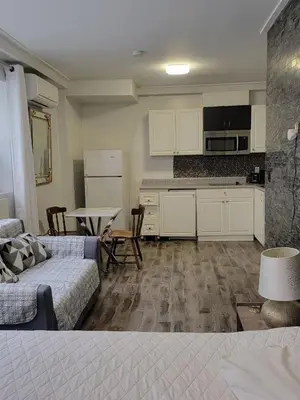 Gallery image of Fully furnished bachelor basement suite in Toronto in Toronto
