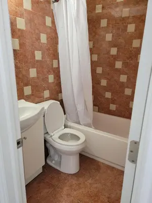 Gallery image of Fully furnished bachelor basement suite in Toronto in Toronto