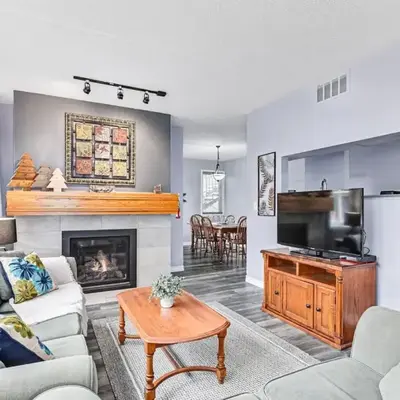 2BDR Condo Steps to Blue Mountain Village - 101 Cachet Crossing